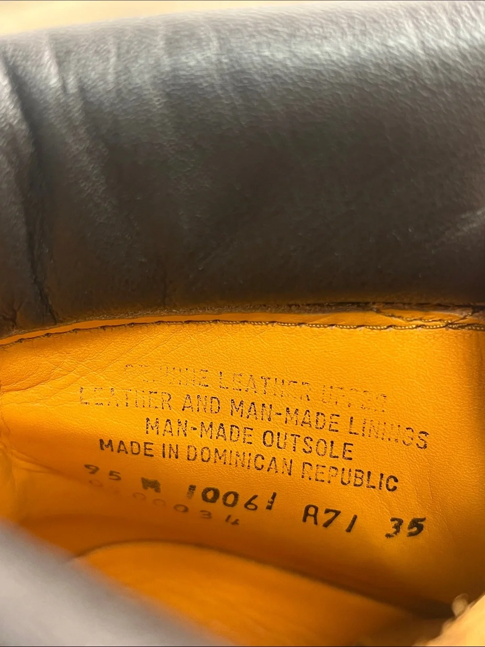Timberland Premium 6-Inch Waterproof Wheat Nubuck Boots Size 9.5 M Style 10061